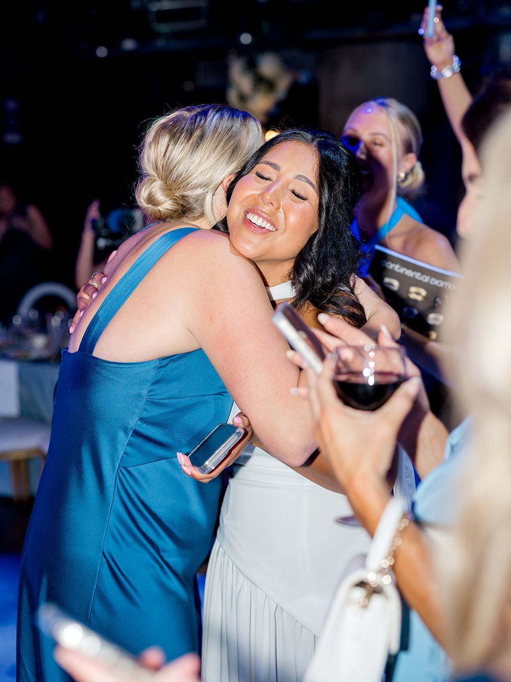 2025-07/mn-bride-best-of-event-photographer-alexandra-robyn-519.png