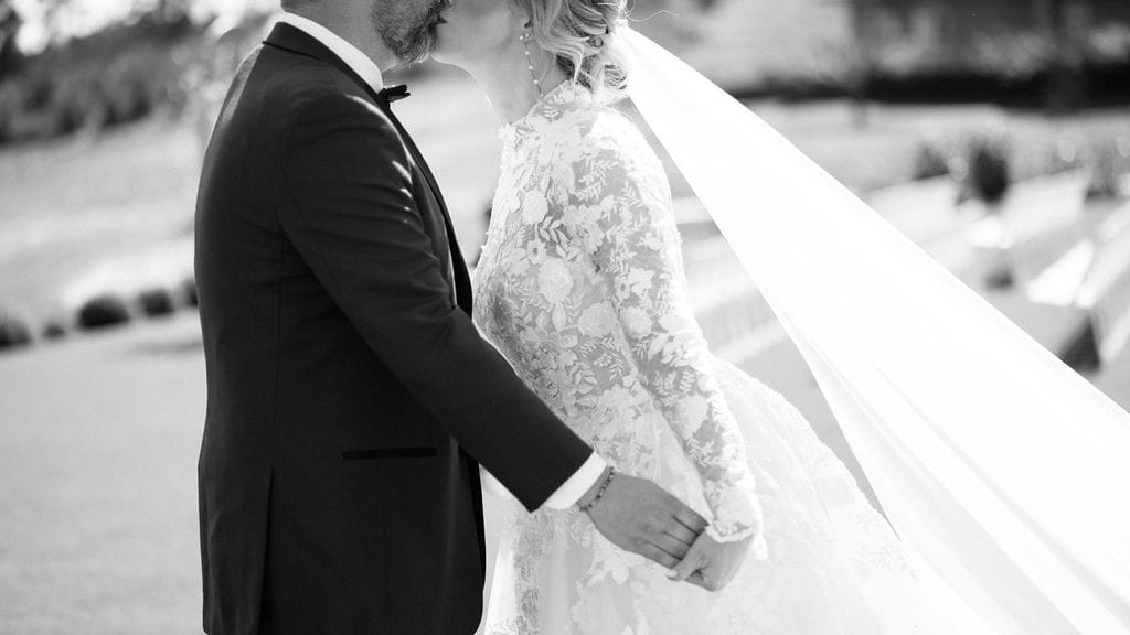 2025-09/BB-Wedding-First-Look-097.jpg