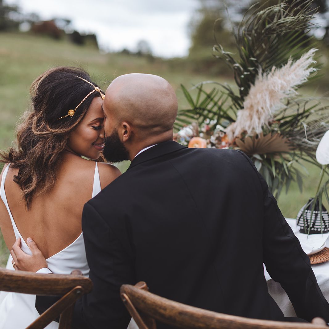 field/seattlebridemag_com_239elwb01_blackmesh_com/2019/image/B67A0014.jpg