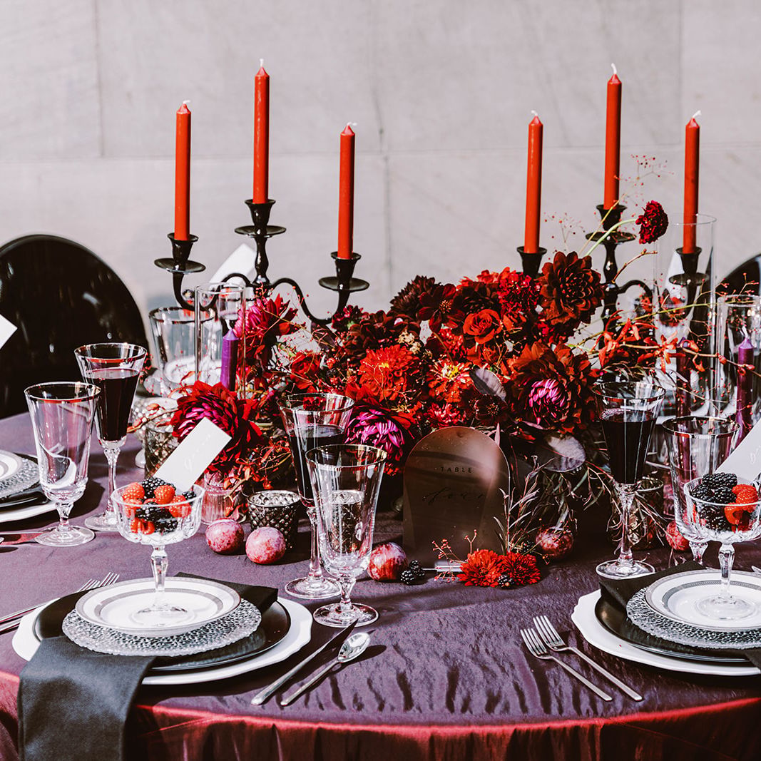 field/seattlebridemag_com_239elwb01_blackmesh_com/2022/image/JT300565.jpg
