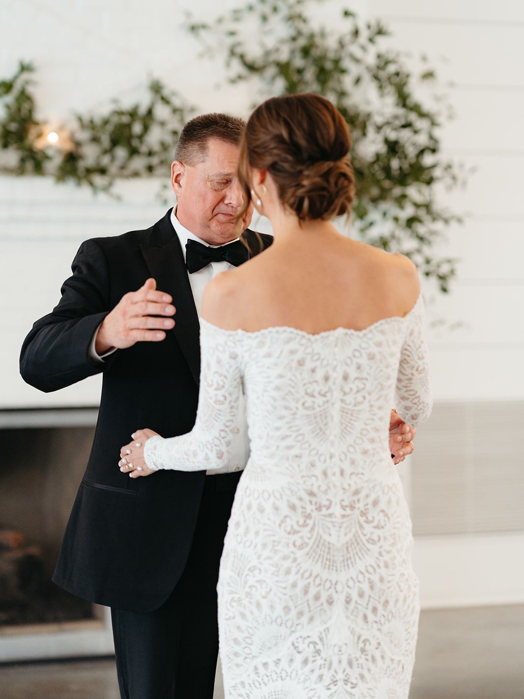 2023-12/hutton-house-mn-wedding-photographer-minnesota-117_websize.jpg