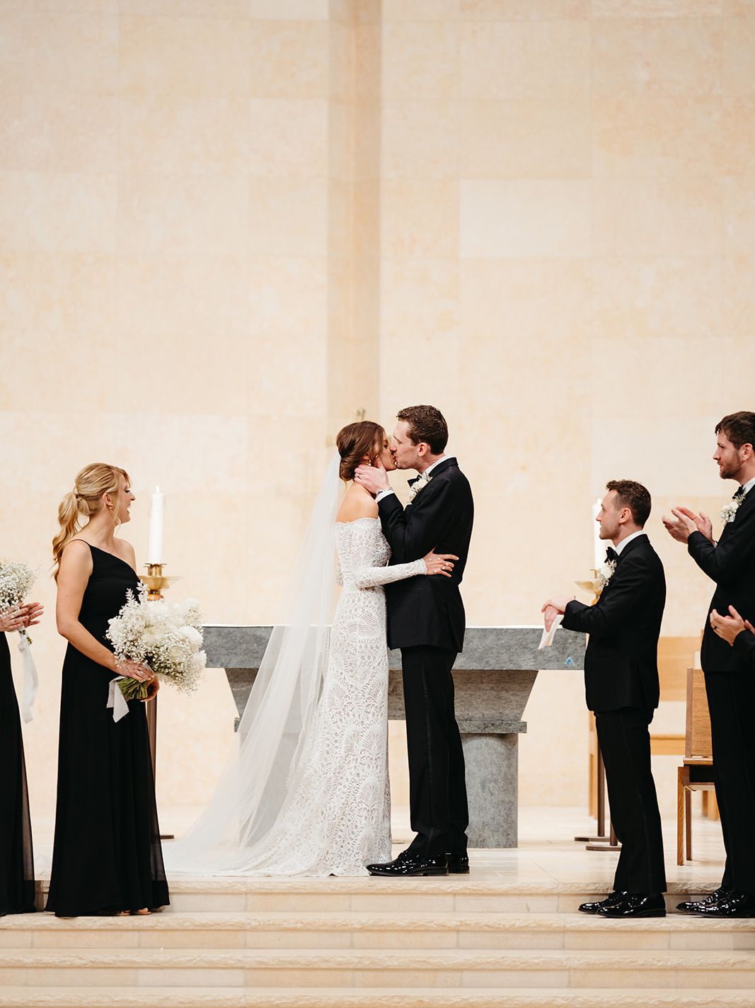 2023-12/hutton-house-mn-wedding-photographer-774_websize.jpg