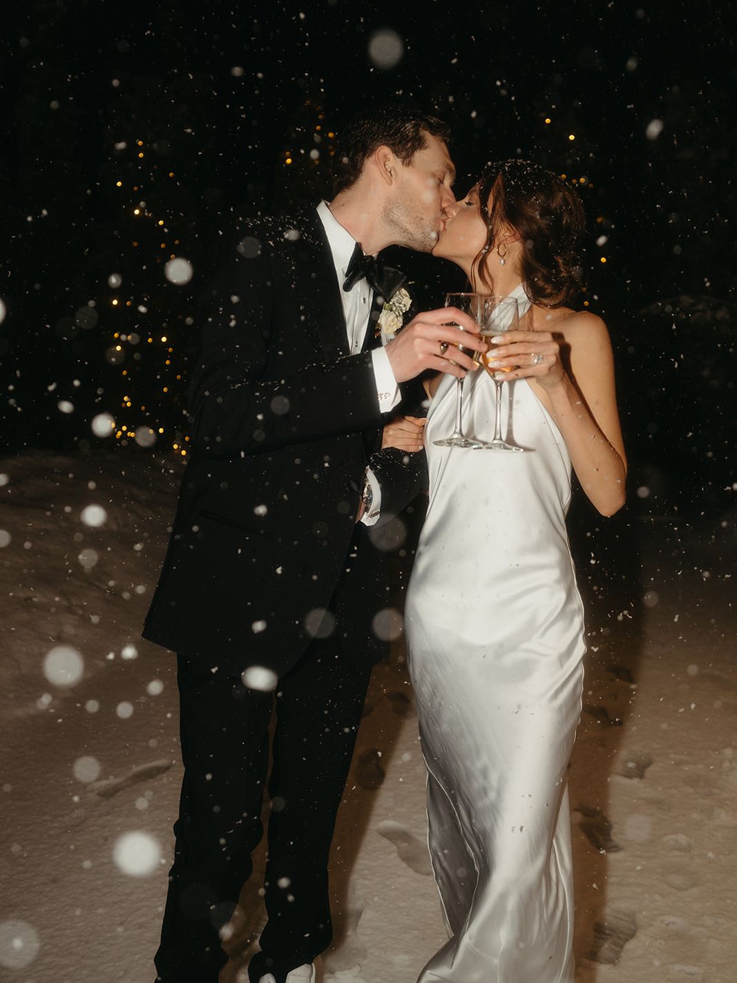 2023-12/hutton-house-mn-wedding-photographer-1121_websize.jpg