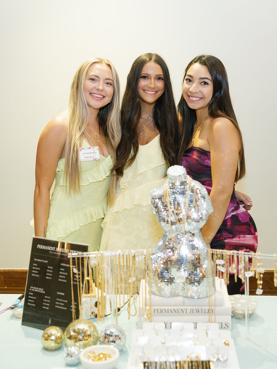 2024-06/az-bride-cocktail-140_websize.jpg