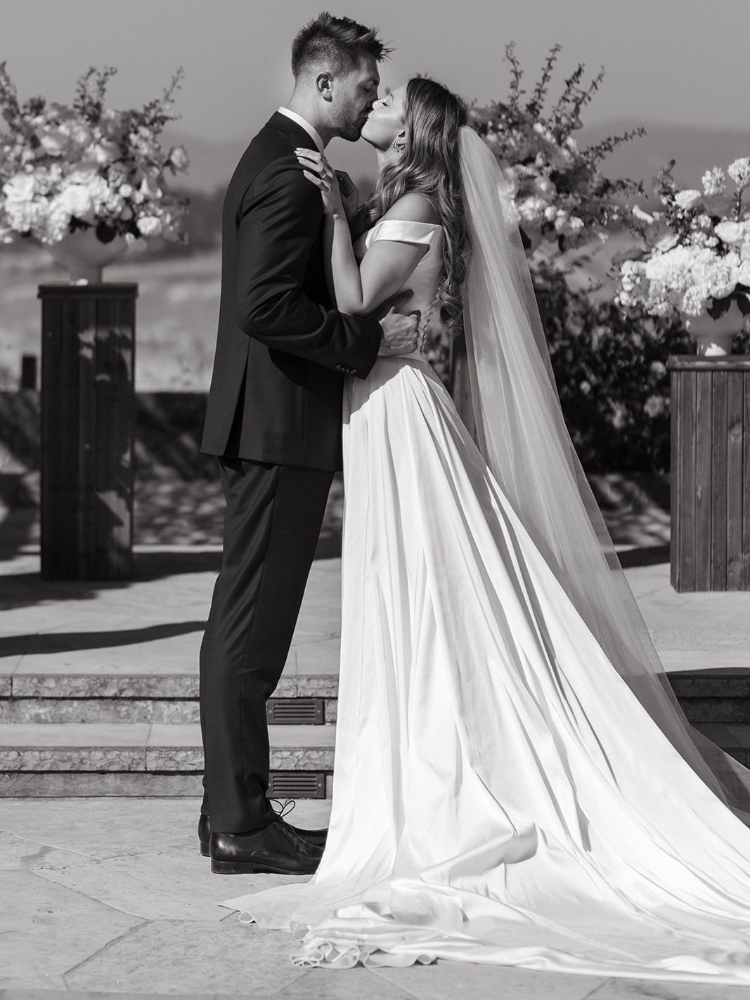 2025-02/SegerWedding-Preview2024-1427-2_websize.jpg