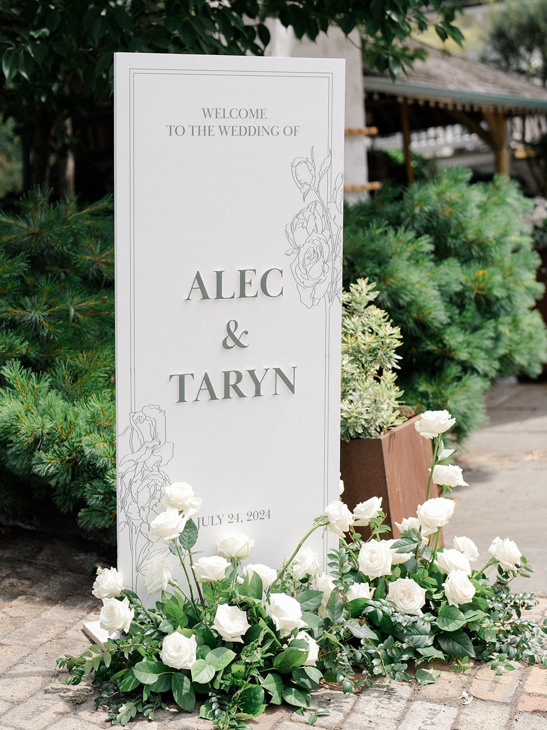2025-03/RW_WWDSS25_TarynAlec44.jpg