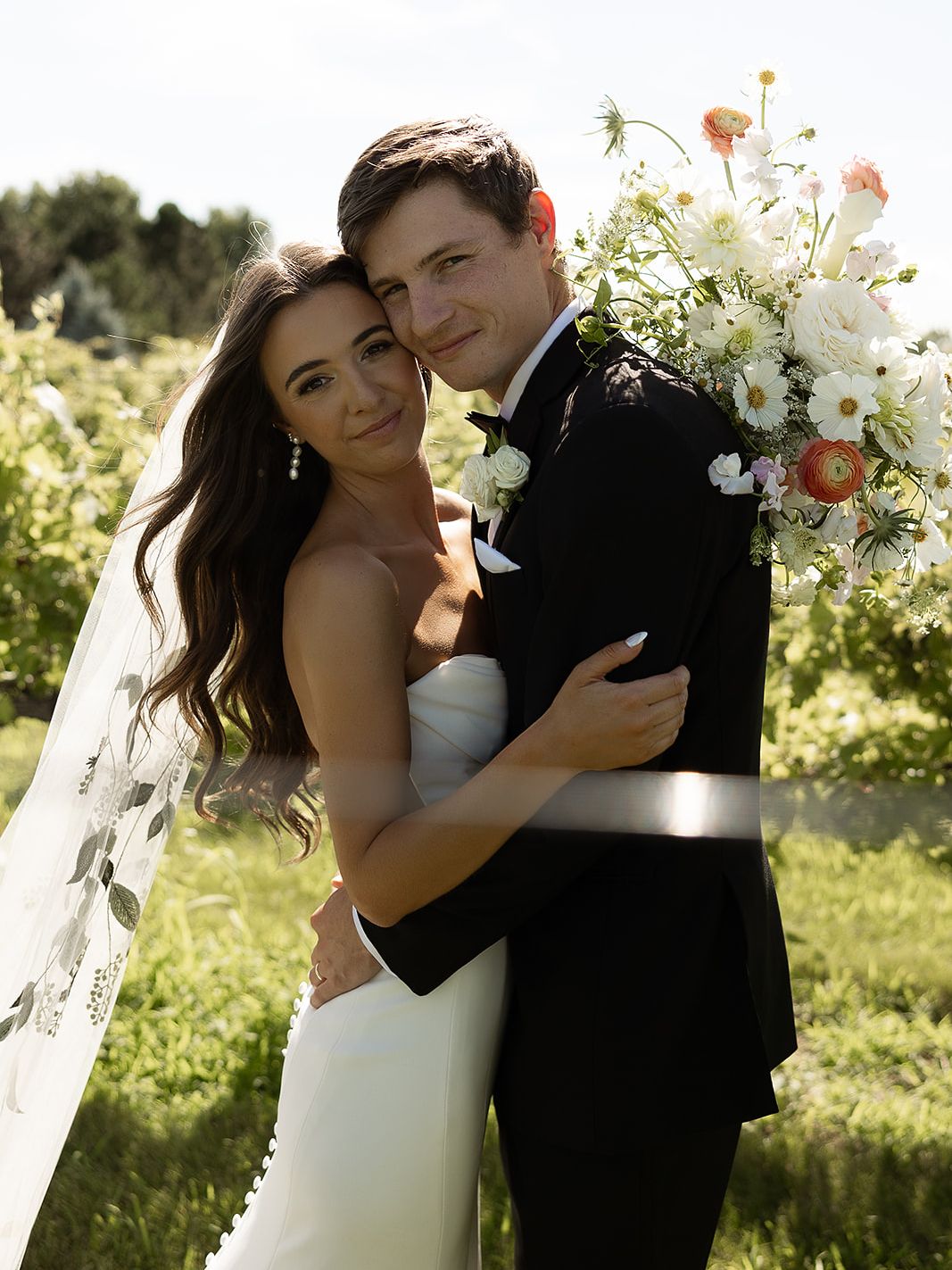2025-04/ANNAMANTINI-WEDDING-THEWINTERSTEINS-689_websize.jpg