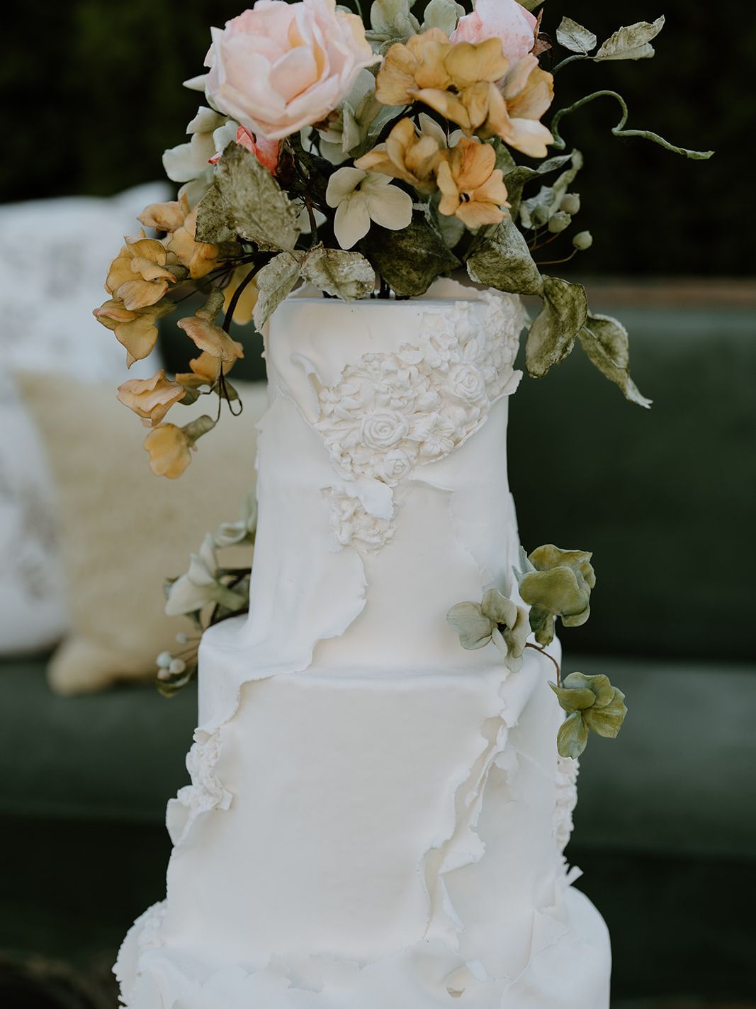 2025-11/KennaGiuzioCake-Trillium_StyledShoot_MJP-15.jpg