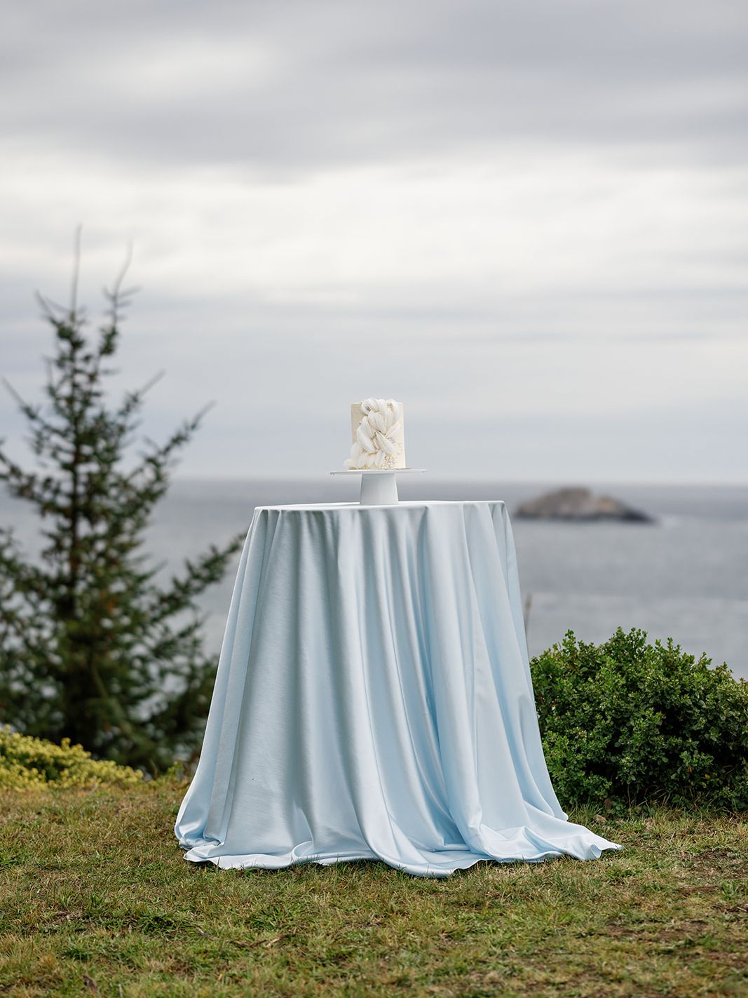 2026-02/Cake-MeganVanDoranOregonWeddingDayCakeDigitals-10.jpg