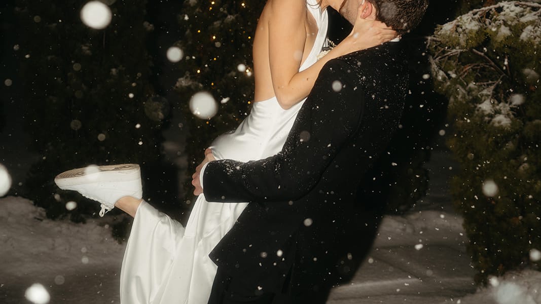 2023-12/hutton-house-mn-wedding-photographer-1130_websize.jpg