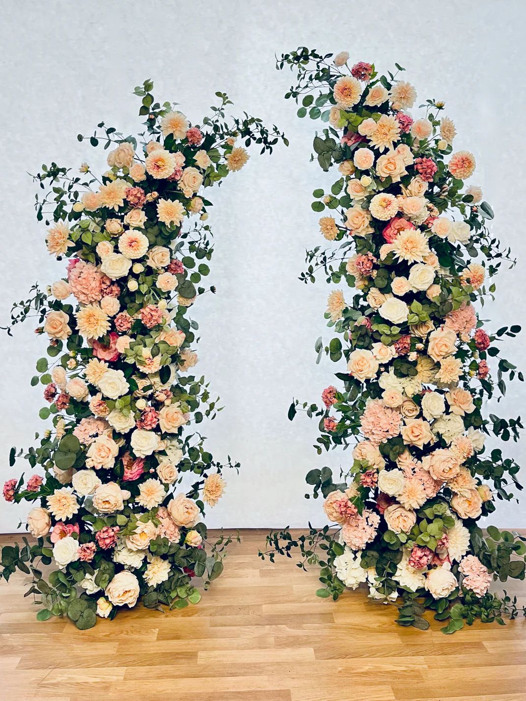 2024-09/CallanFloralPillars1.png