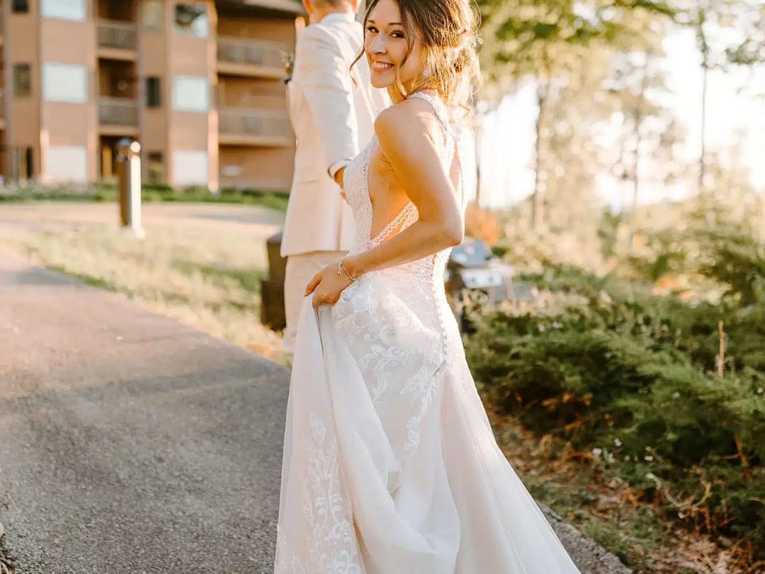 2026-03/TheLandmarkResort_WeddingPhoto1.png