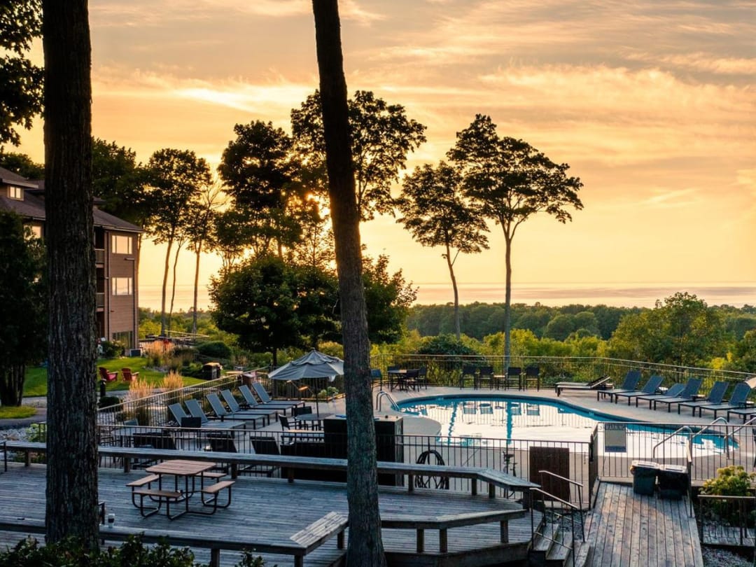 2026-03/TheLandmarkResort_WeddingPhoto2.png