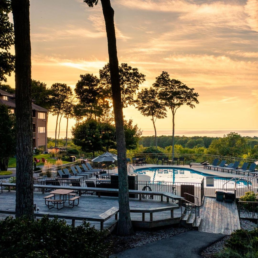 2026-03/TheLandmarkResort_WeddingPhoto2.png