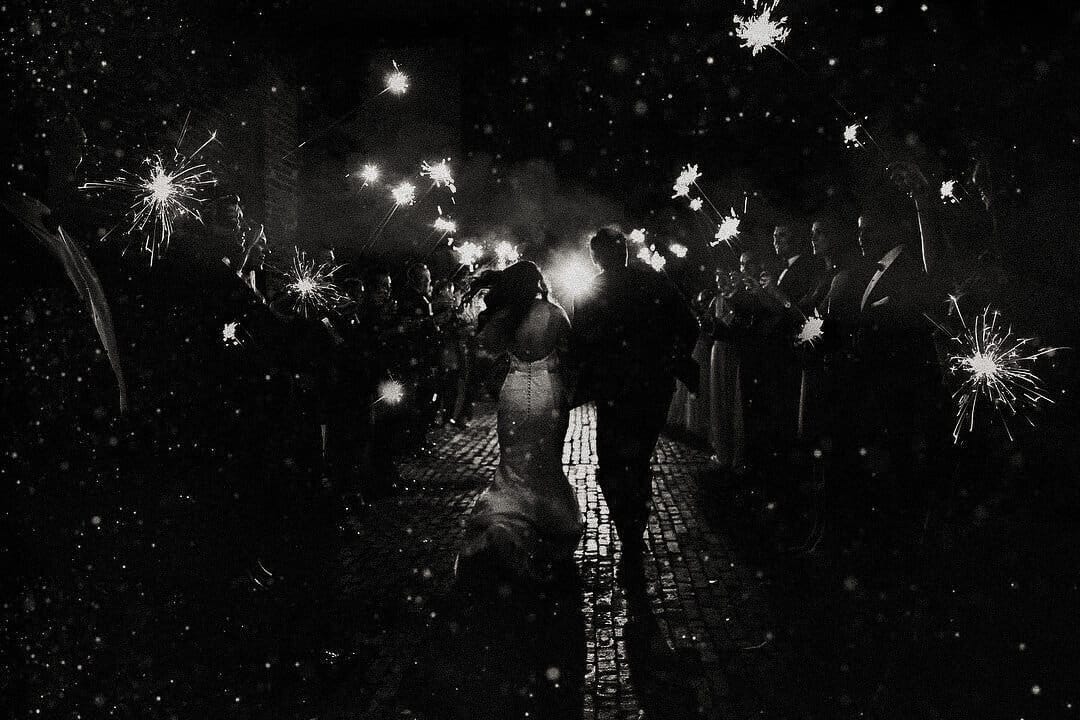 minneapolis-wedding-exit-minneapolis-event-centers-sparklers-clewell-photography.jpg