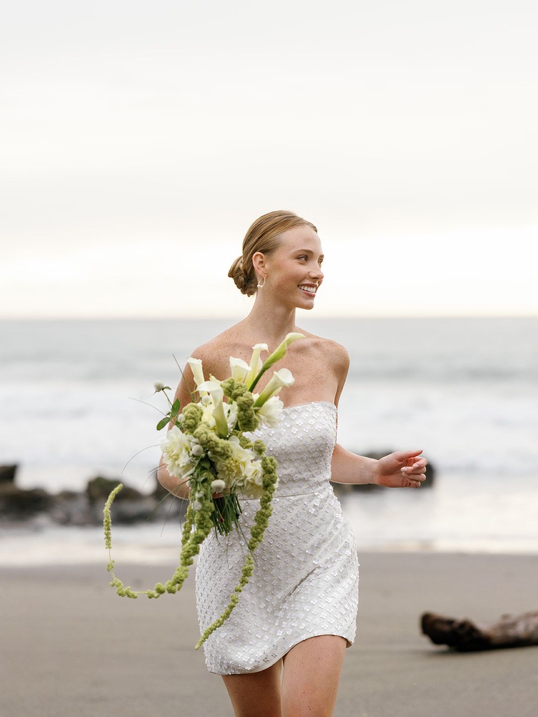 2026-02/Beach-MeganVanDoranOregonWeddingDayBeachDigitals-81.jpg