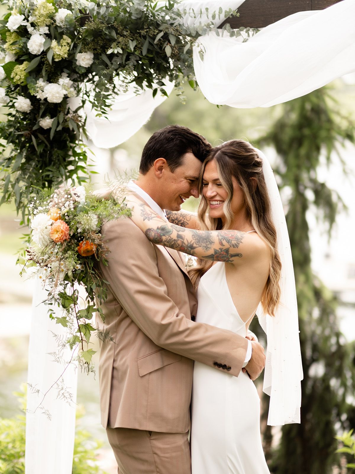2024-09/Julie Trinh Photography The Henrys Best Omaha Wedding Photographer-125 2.jpg