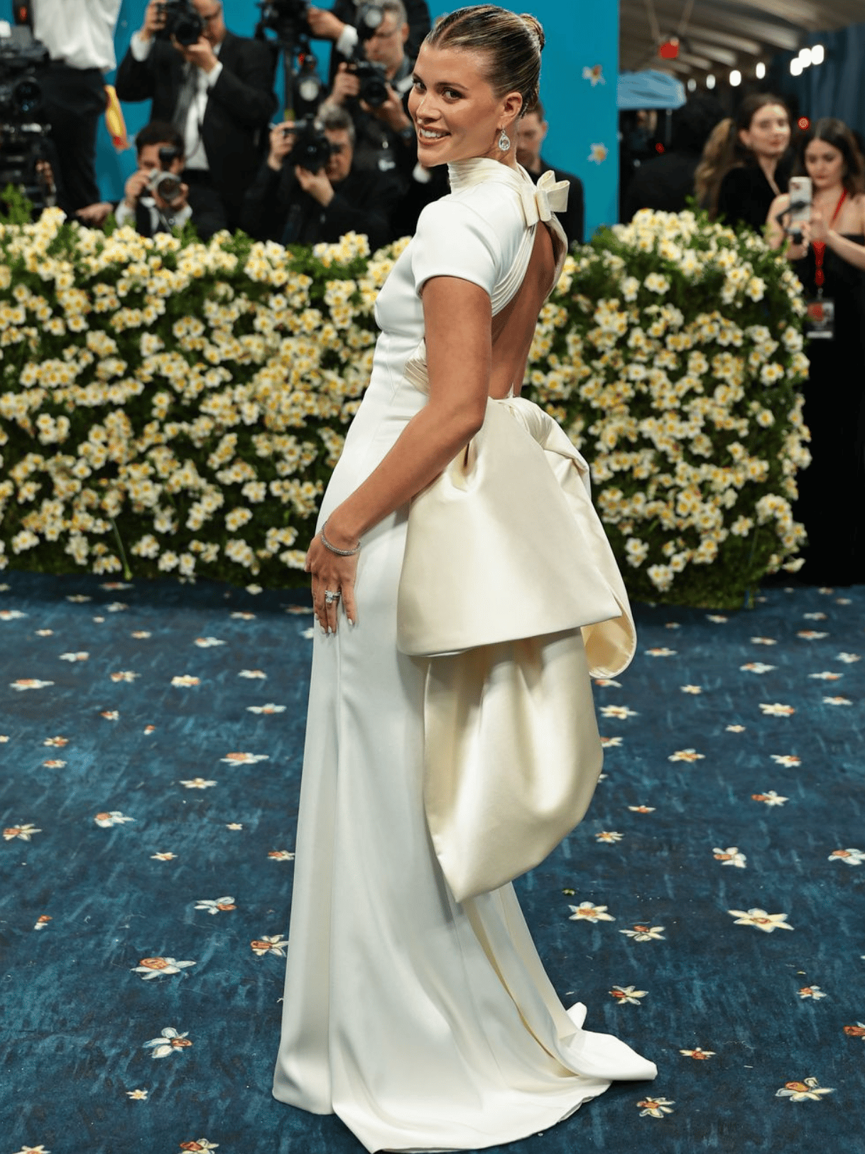 2025-05/SofiaRichieGrainge_MetGala2025_Dimitrios Kambouris :: Getty Images.png