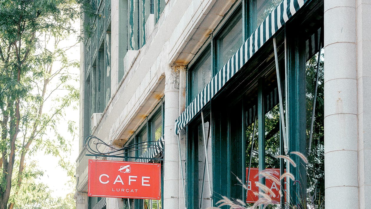 2025-05/Cafe Lurcatt session_Lauren Baker Photography-1.jpg