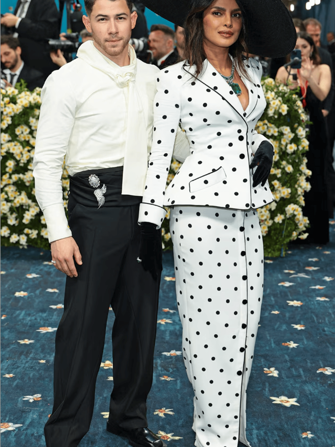 2025-05/PriyankaChopraNickJonas_MetGala2025_Dimitrios Kambouris:Getty Images for The Met Museum:Vogue_0.png