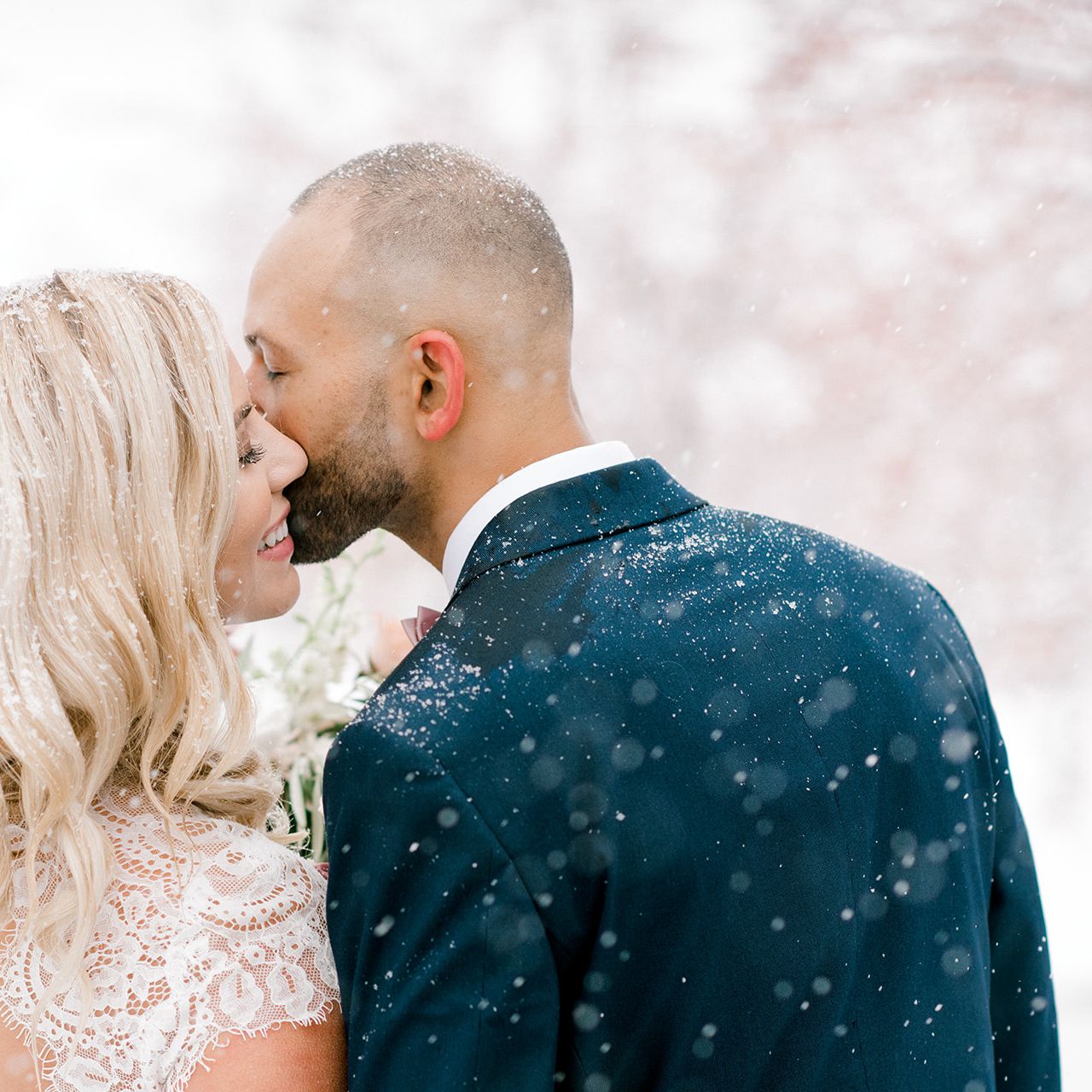 field/wibride_com_239elwb01_blackmesh_com/2022/image/brooketonywedding-161_websize.jpg
