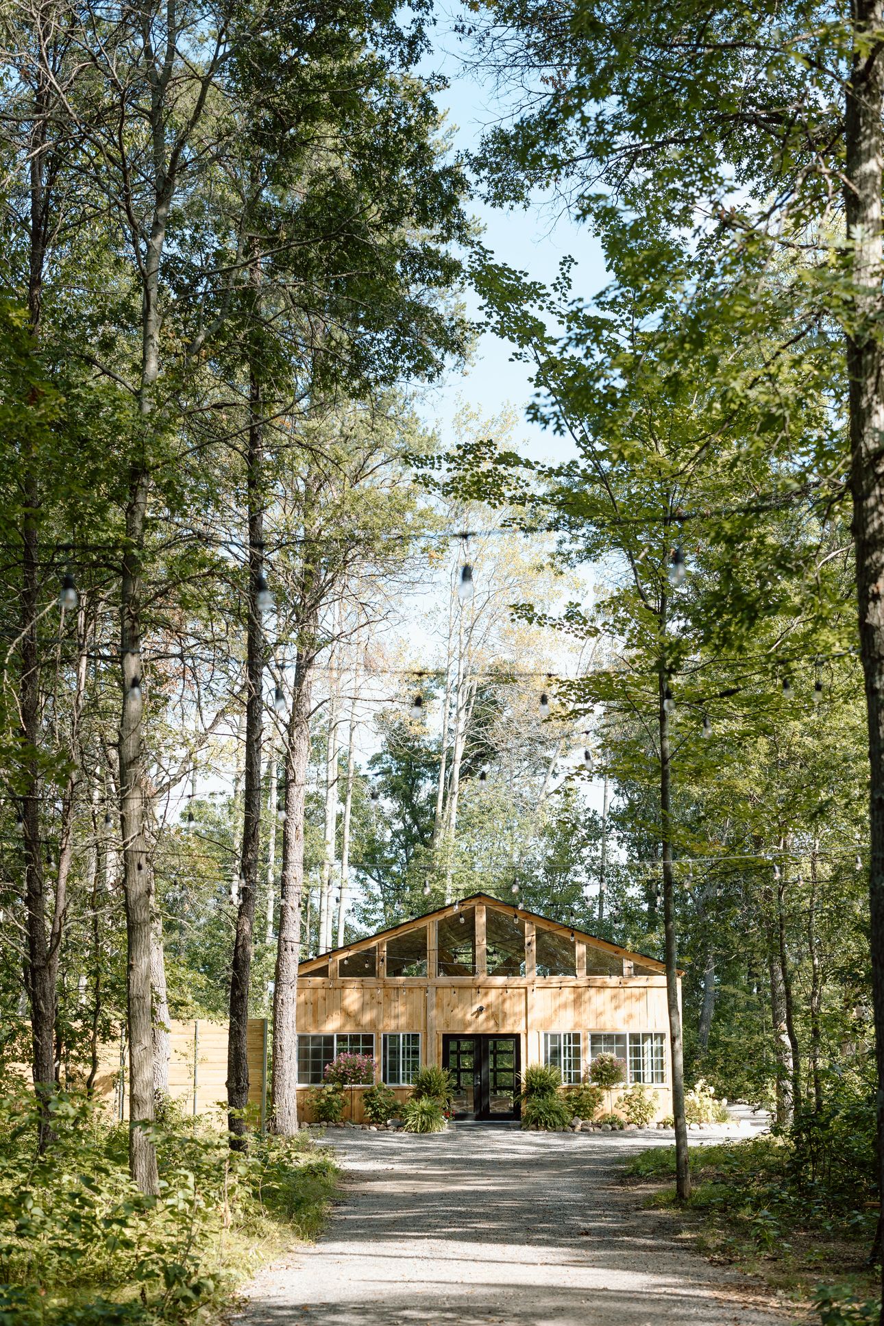 2024-10/MadisenWatsonPhotography_EmeraldCottage-3_0.jpg