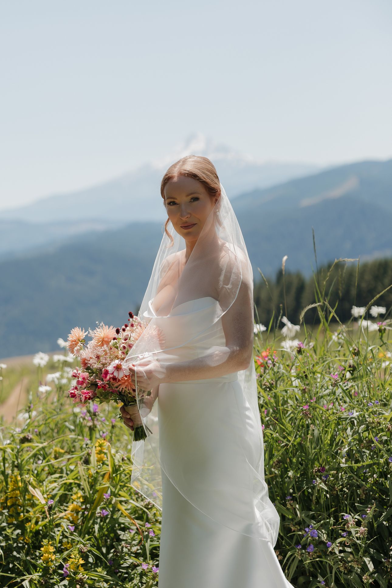 2026-07/gorge-crest-vineyard-wedding-howie-photography-30.jpg