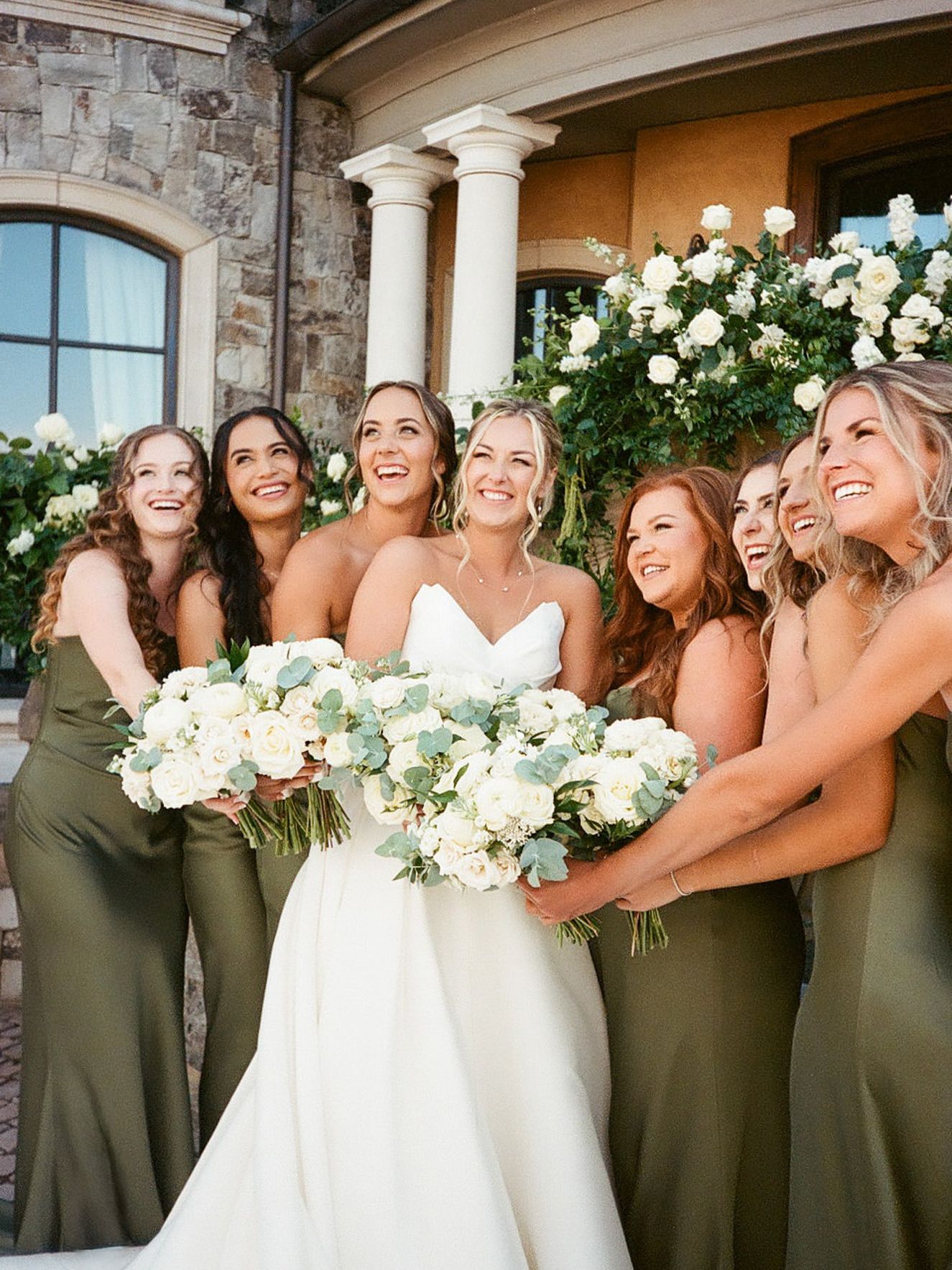 2026-08/EMILY B. PHOTO CO. -- Oregon Wedding Photographer -- Lindsey + Scott -- Chateau De Harpe -- FILM-14_0.jpg