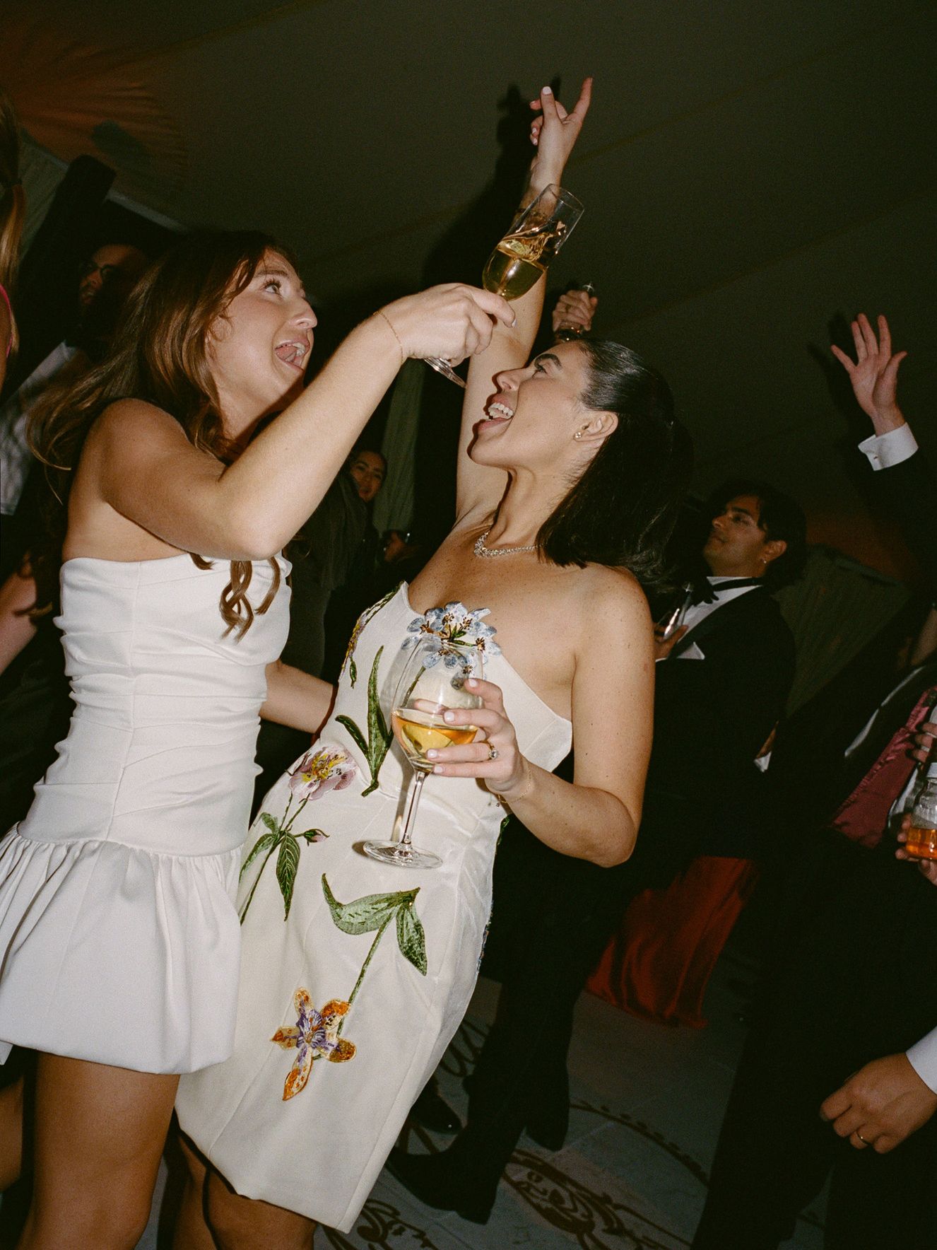 2026-06/AnyaKernes_Lindsay&Natalie_Wedding-1419.jpg