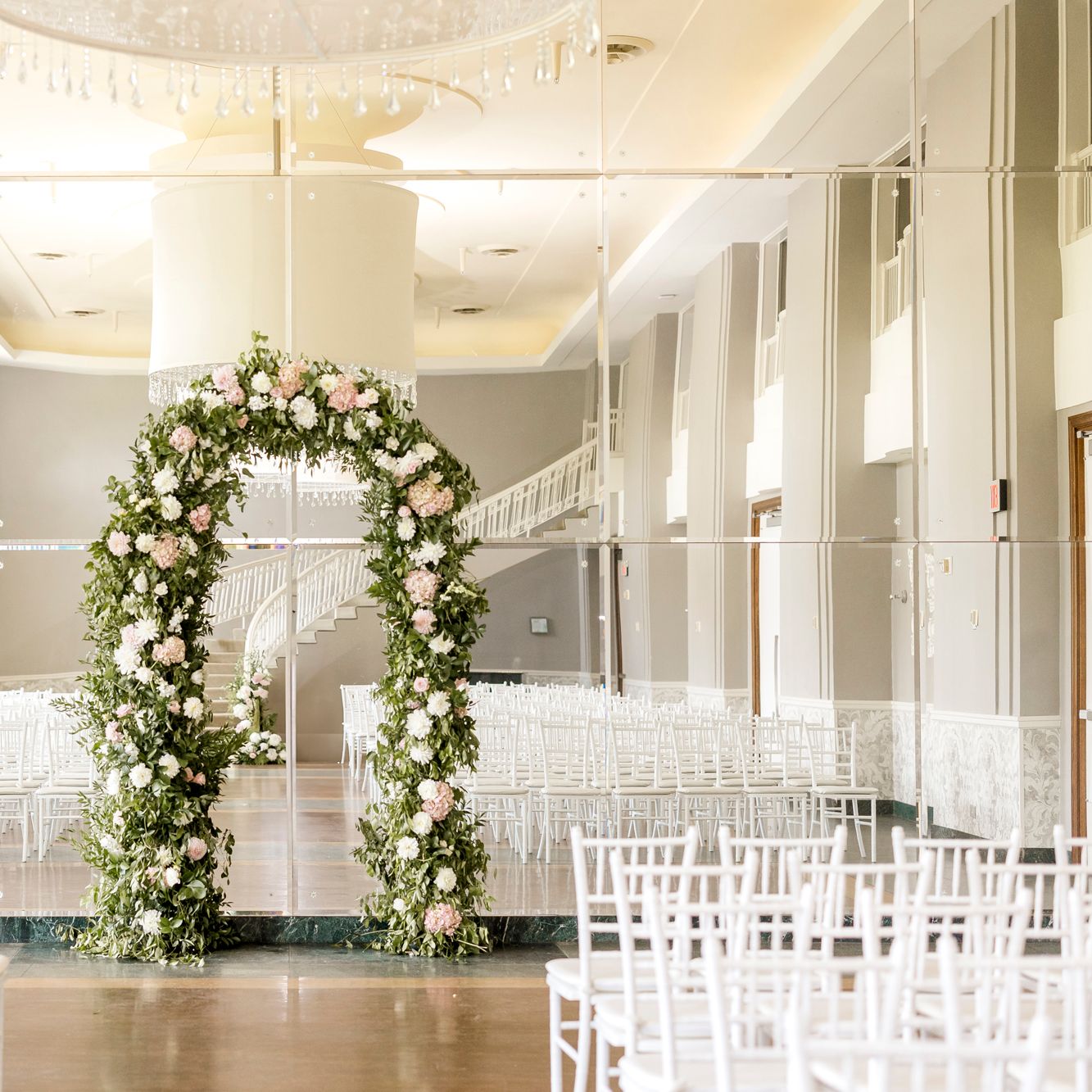 beach-club-minneapolis-wedding-photos-alexandra-robyn-452.jpg