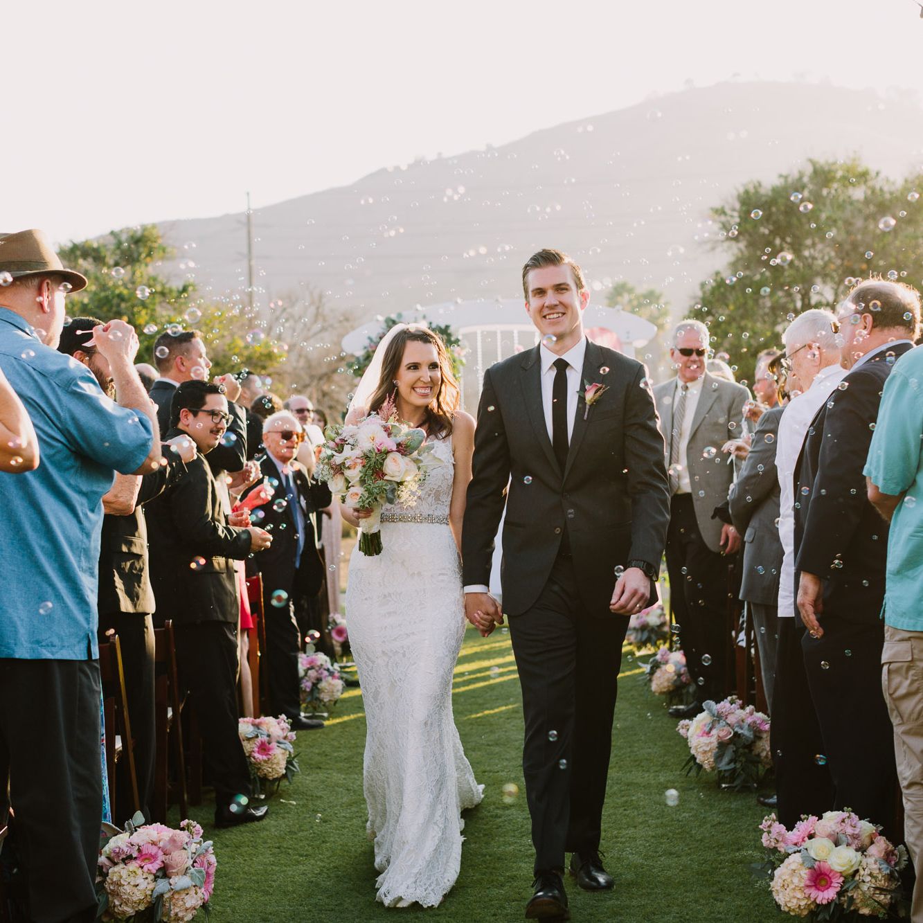 field/sandbox_californiaweddingday_com_239elwb01_blackmesh_com/2019/image/letsfrolictogether_20171014_0049.jpg