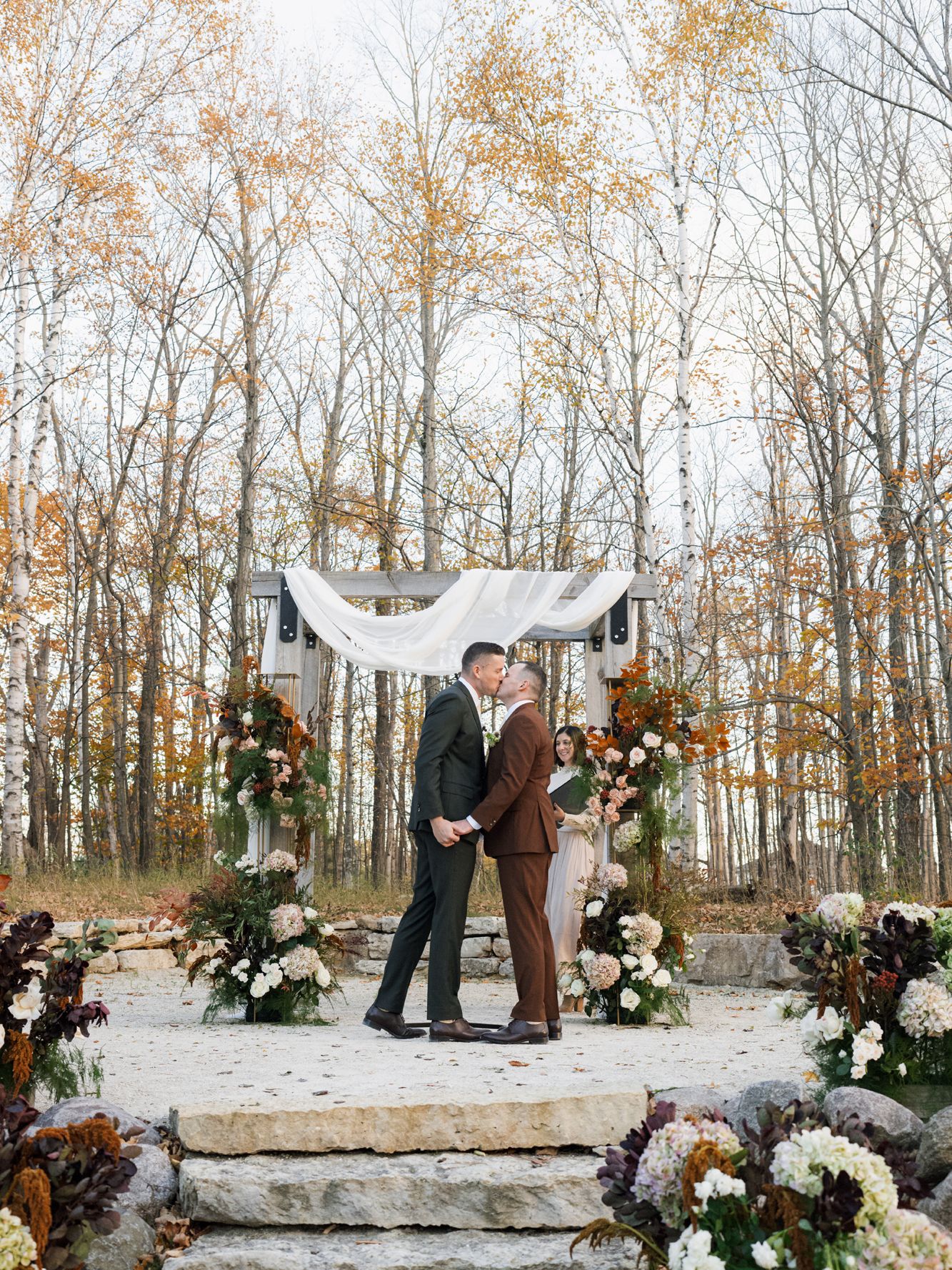 2025-10/A+E Wedding-520.jpg