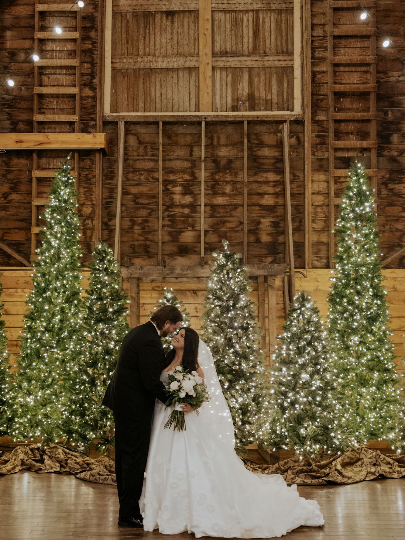 2025-10/TheBarnatBenningtonMagicalWinterWedding-TheTenopirs-TrinJensenPhotography-320.jpg