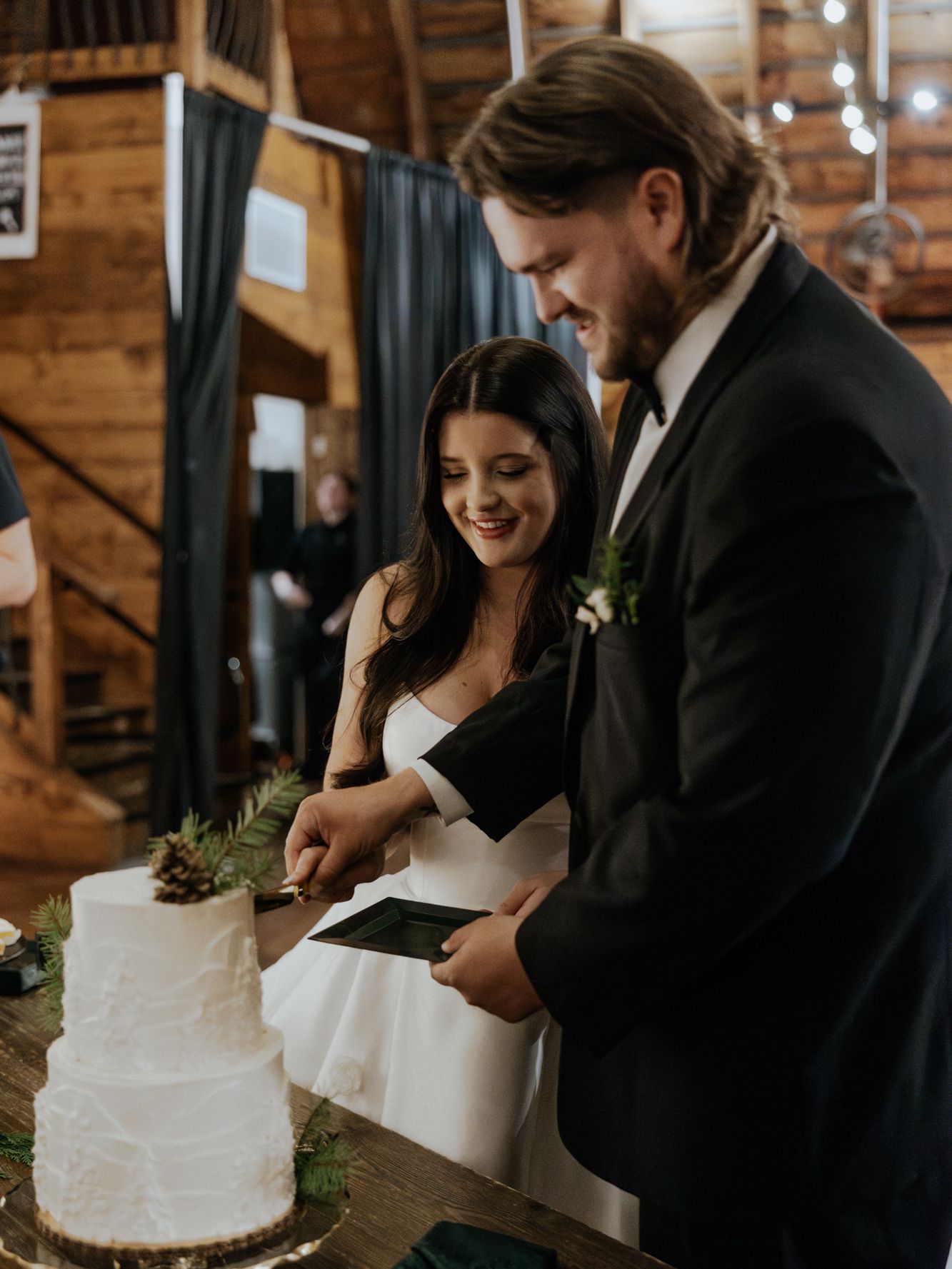 2025-10/TheBarnatBenningtonMagicalWinterWedding-TheTenopirs-TrinJensenPhotography-591.jpg