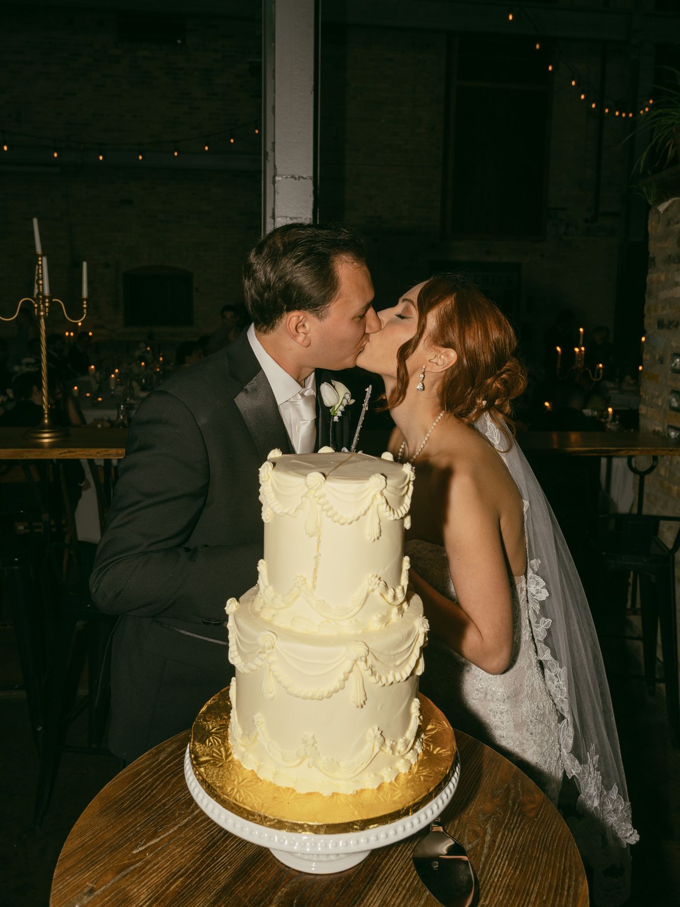 2026-02/vintage-milwaukee-wedding208.jpg