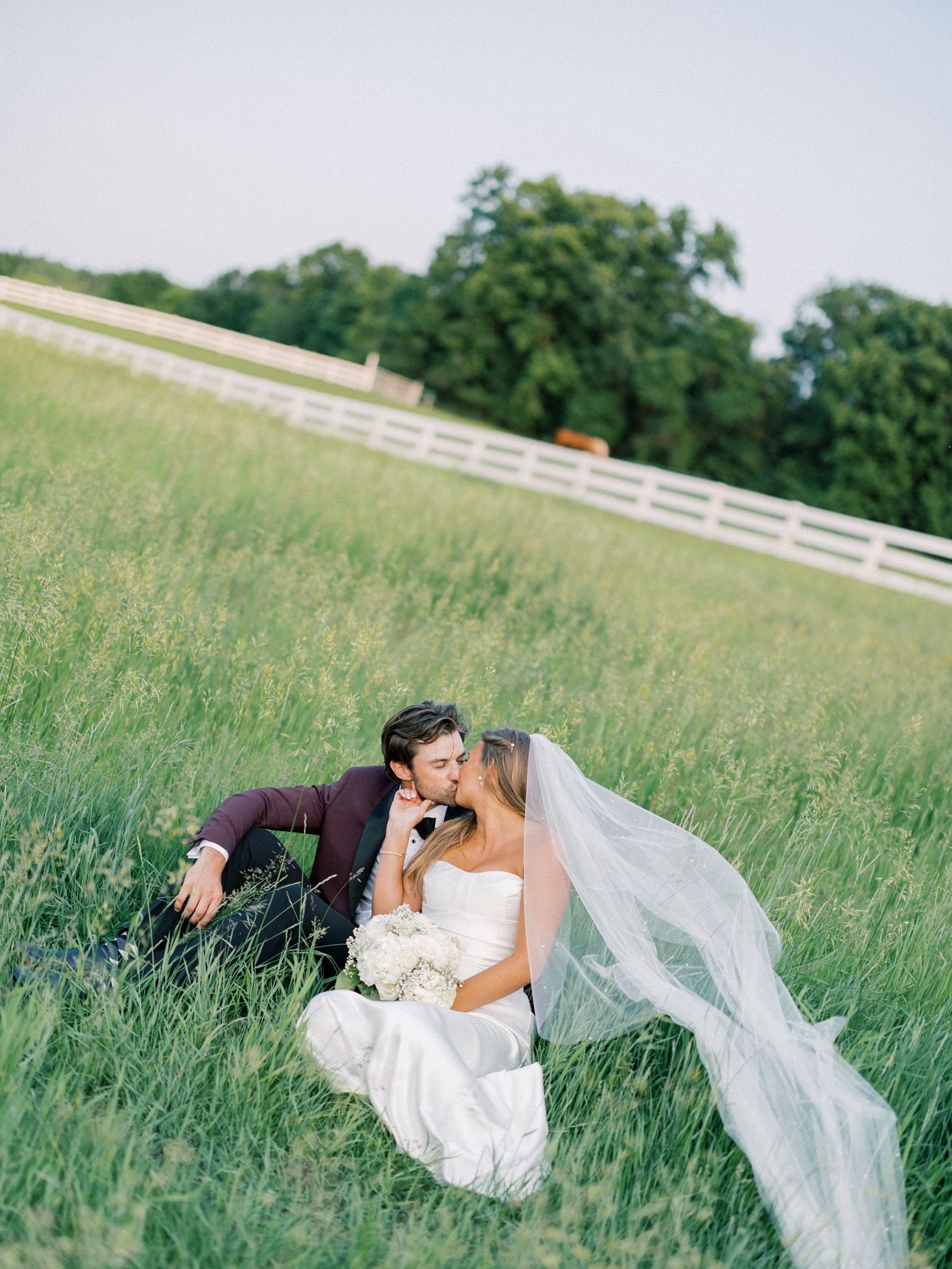 2026-03/LivByGrace-Minnesota-Wedding-Photographer-Emily&Riley-Previews-90.jpg