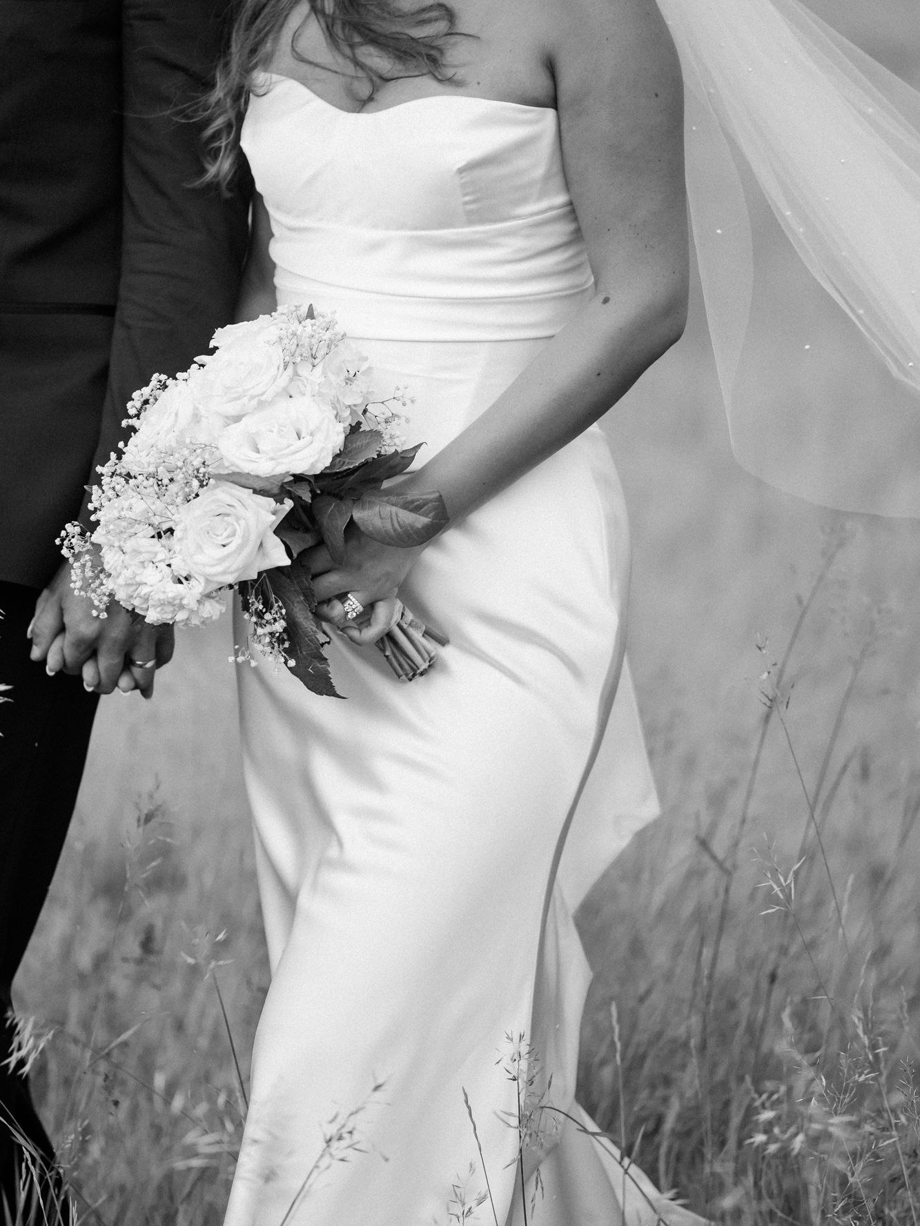 2026-03/LivByGrace-Minnesota-Wedding-Photographer-Emily&Riley-Previews-102.jpg