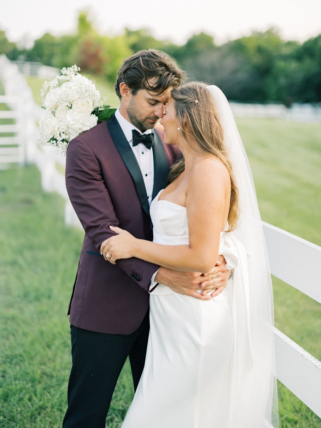 2026-03/LivByGrace-Minnesota-Wedding-Photographer-Emily&Riley-Previews-105.jpg