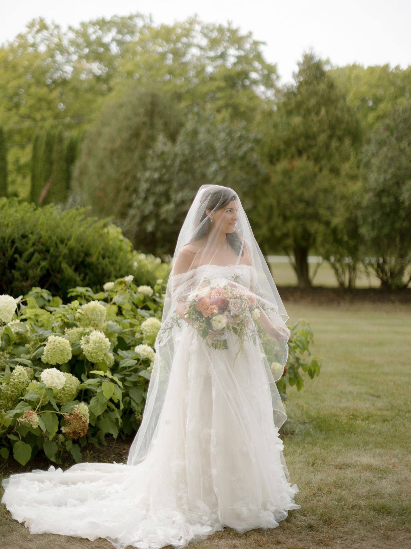 2026-08/Tom & Clare WI Bride7.jpg