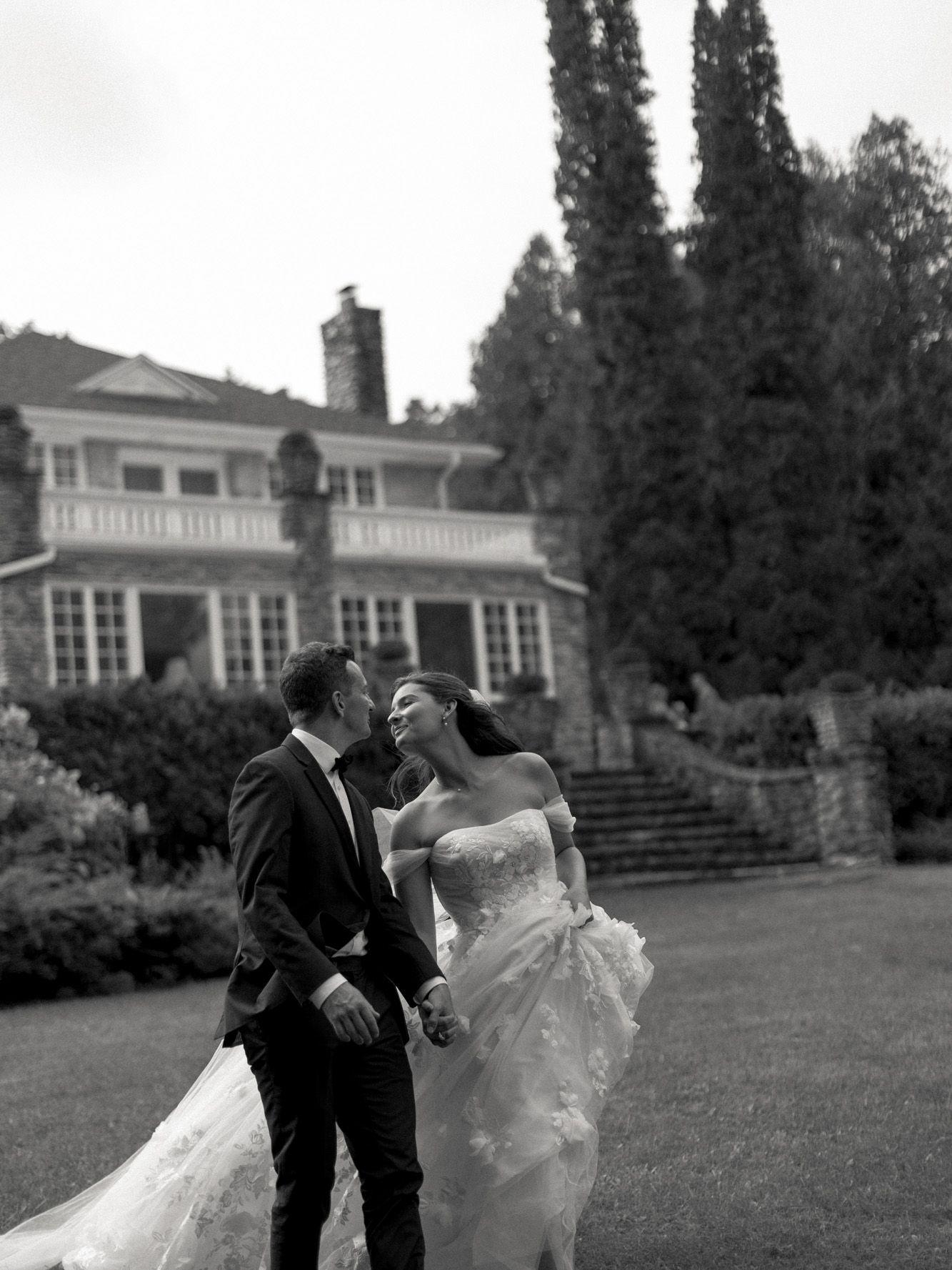 2026-08/Tom & Clare WI Bride11.jpg