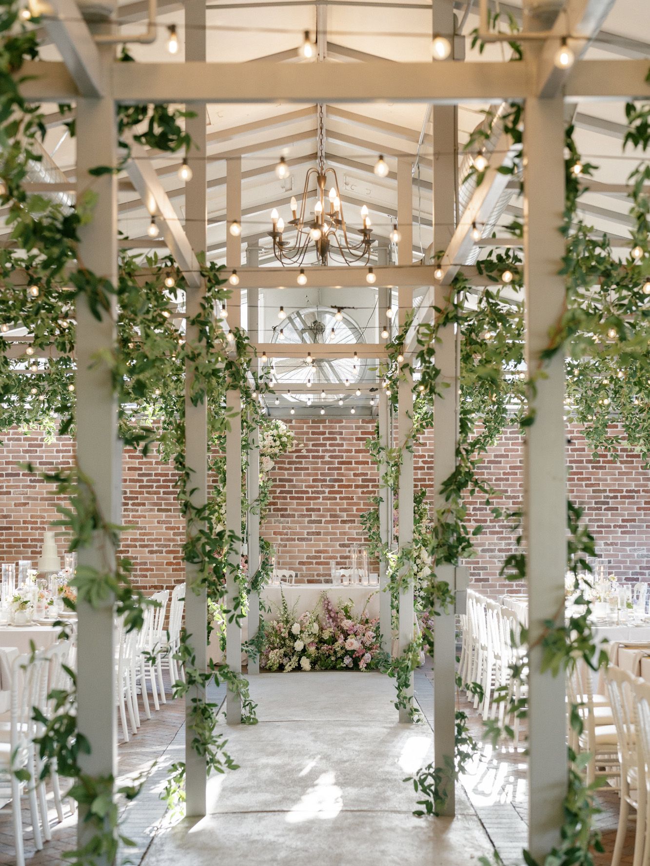2026-09/ChantelSaffordPhotography-Susan&JordyWeddingDay-44.jpg