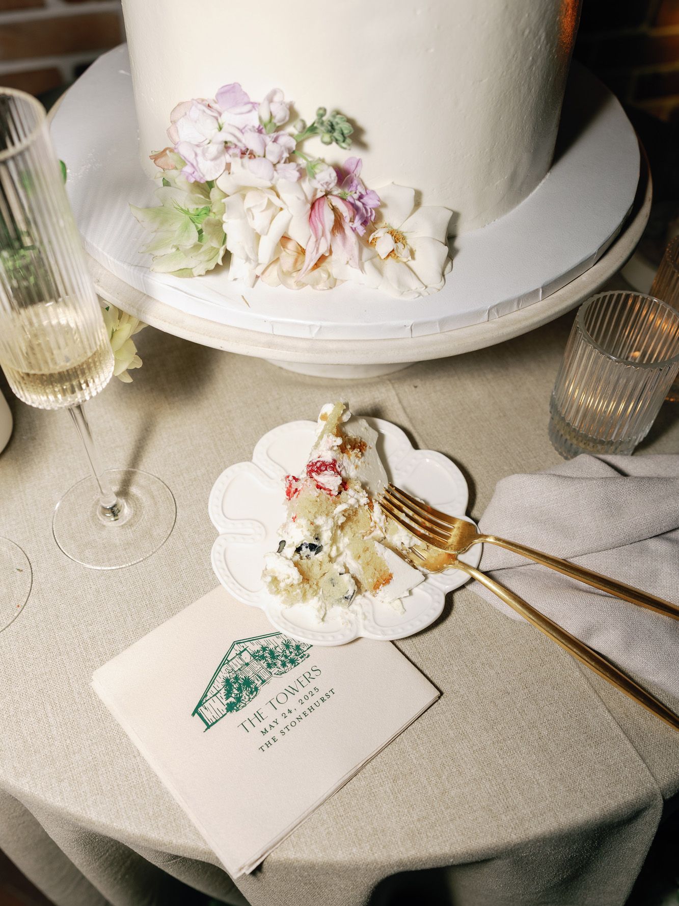 2026-09/ChantelSaffordPhotography-Susan&JordyWeddingDay-55.jpg