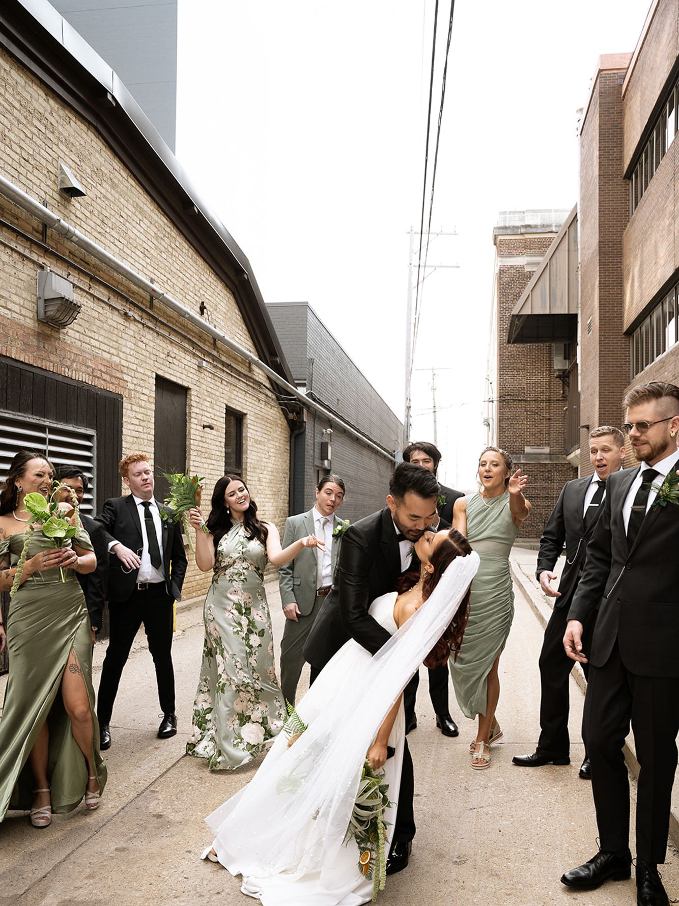 2025-07/WeddingParty-247.jpg
