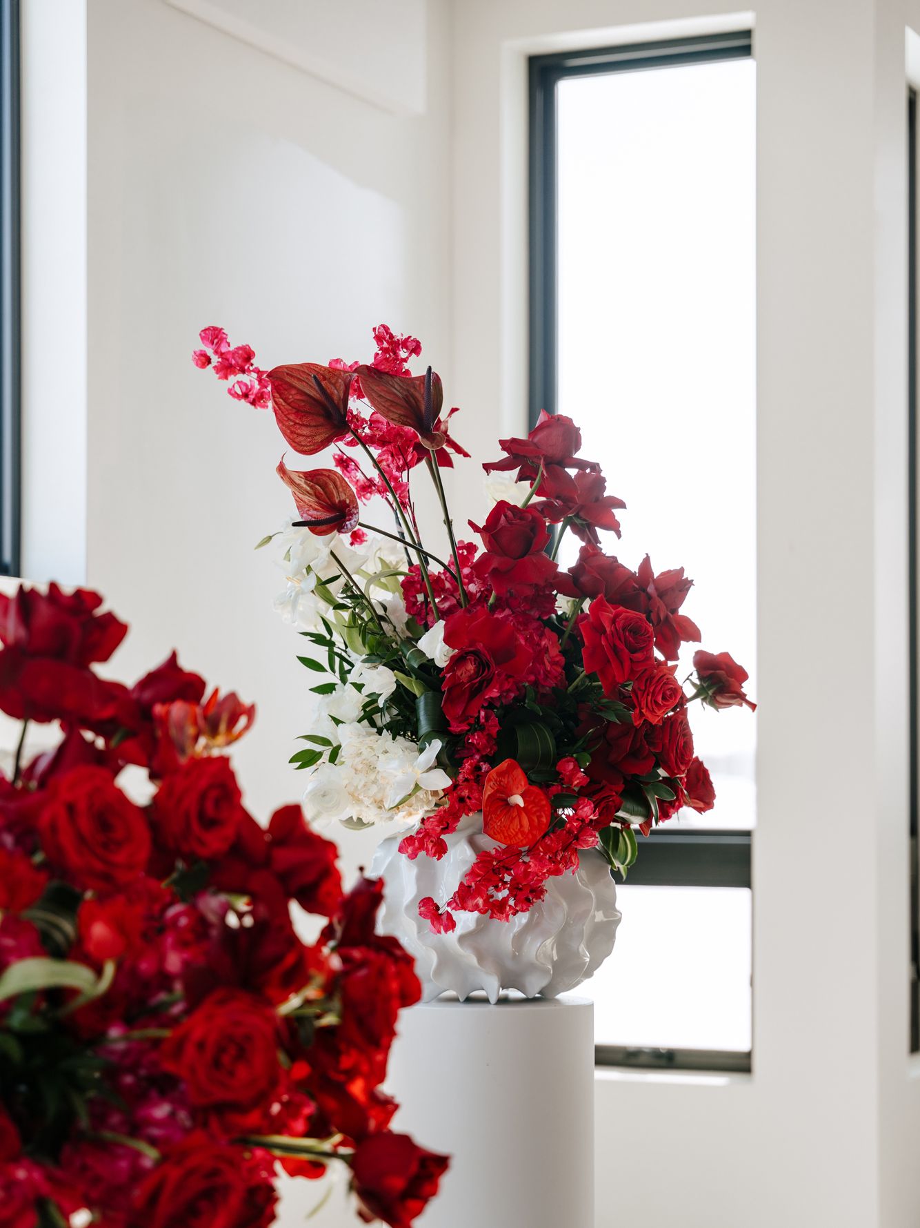 2025-10/modern minnesota wedding with red florals-19.jpg