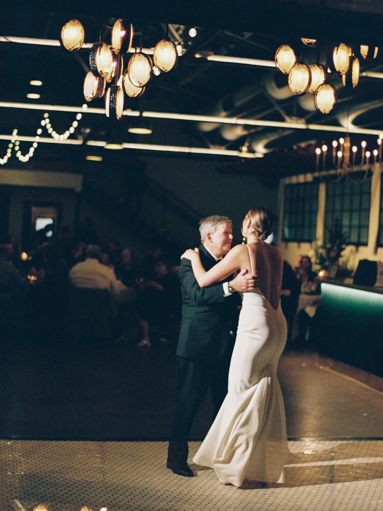 2025-09/2411-sara-guthrie-winsconsin-tinsmith-wedding-591.jpg