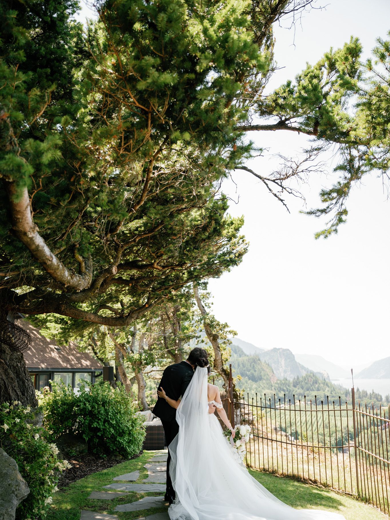 2024-01/Portland Wedding Photographer-6.jpg