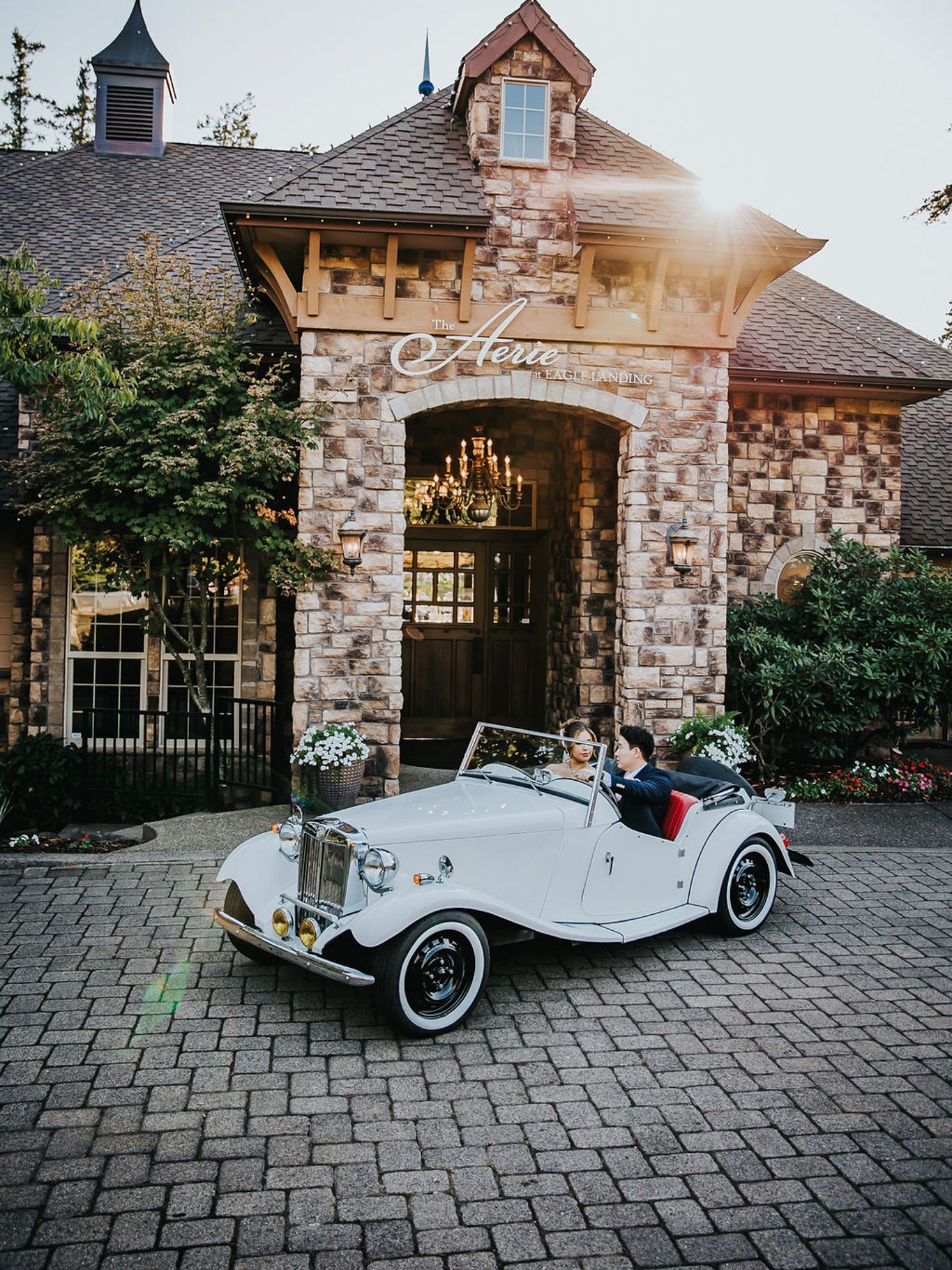 2024-01/Kim-Aerie-Eagle-Landing-Happy-Valley-Oregon-Wedding-2023-0840.jpg