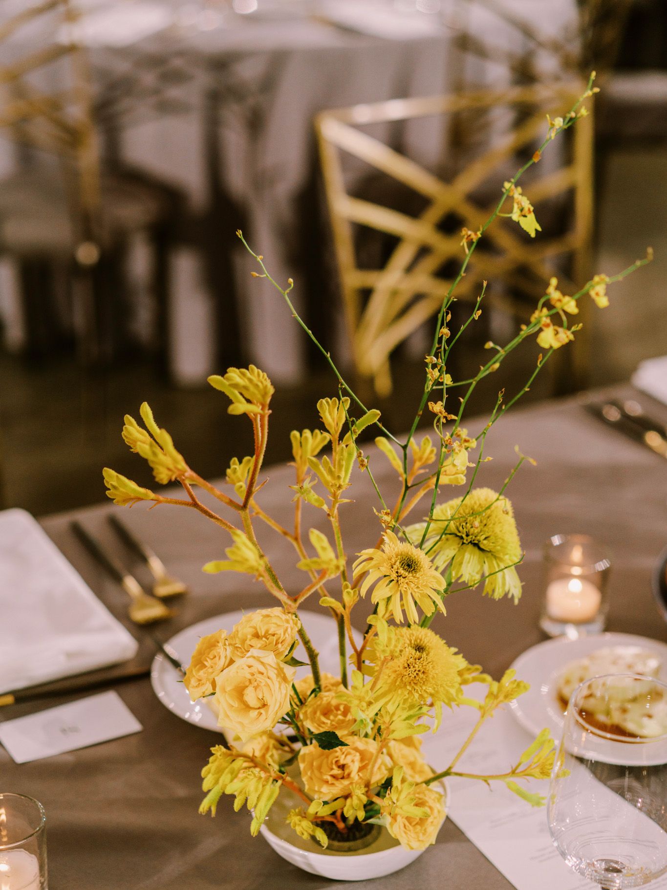 2024-01/chihuly-garden-and-glass-weddings-ashli-and-tiffany-details-01691.jpg
