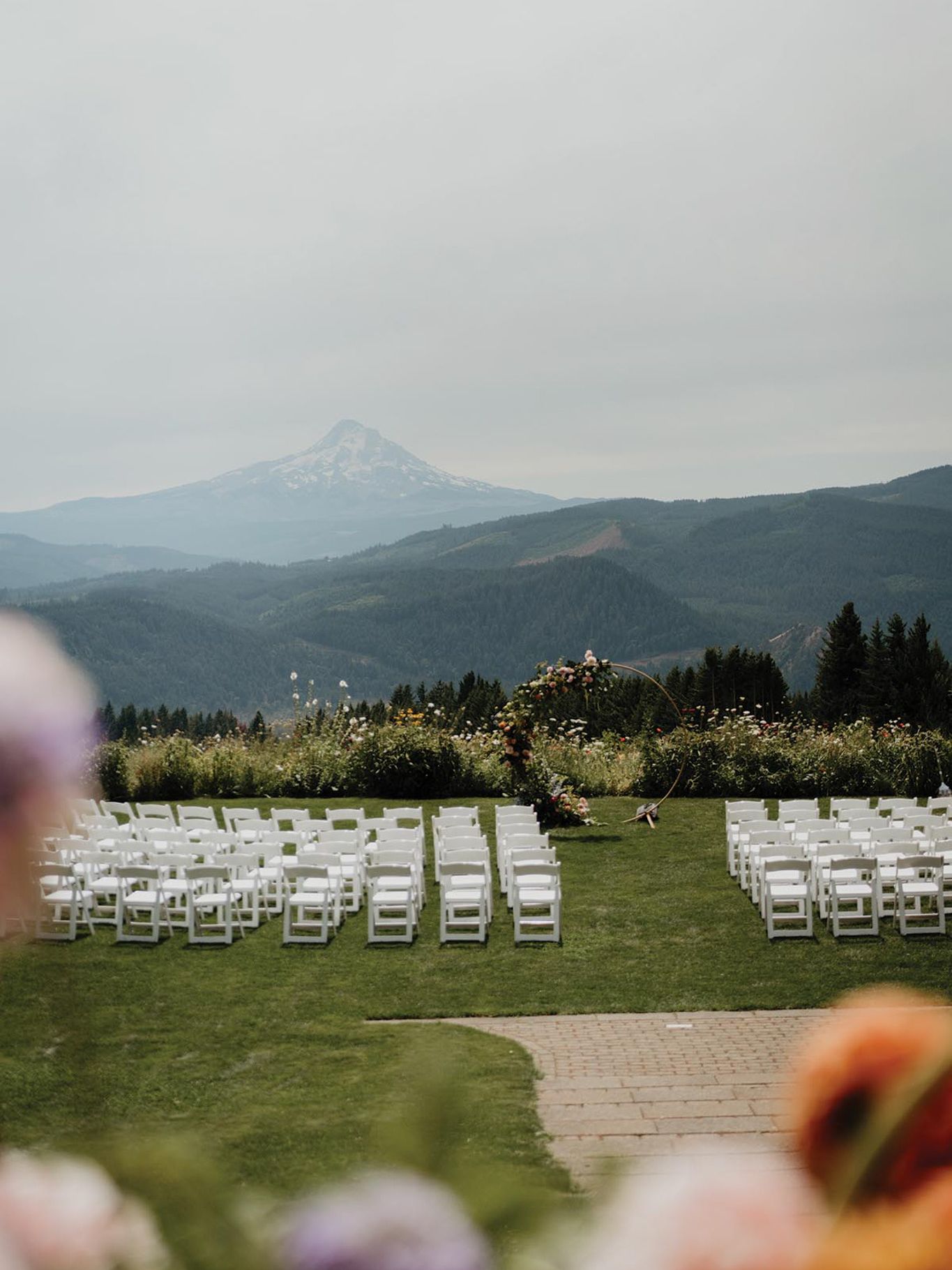 2024-01/gorge-crest-vineyards-wedding-alexis-phil-36.jpg