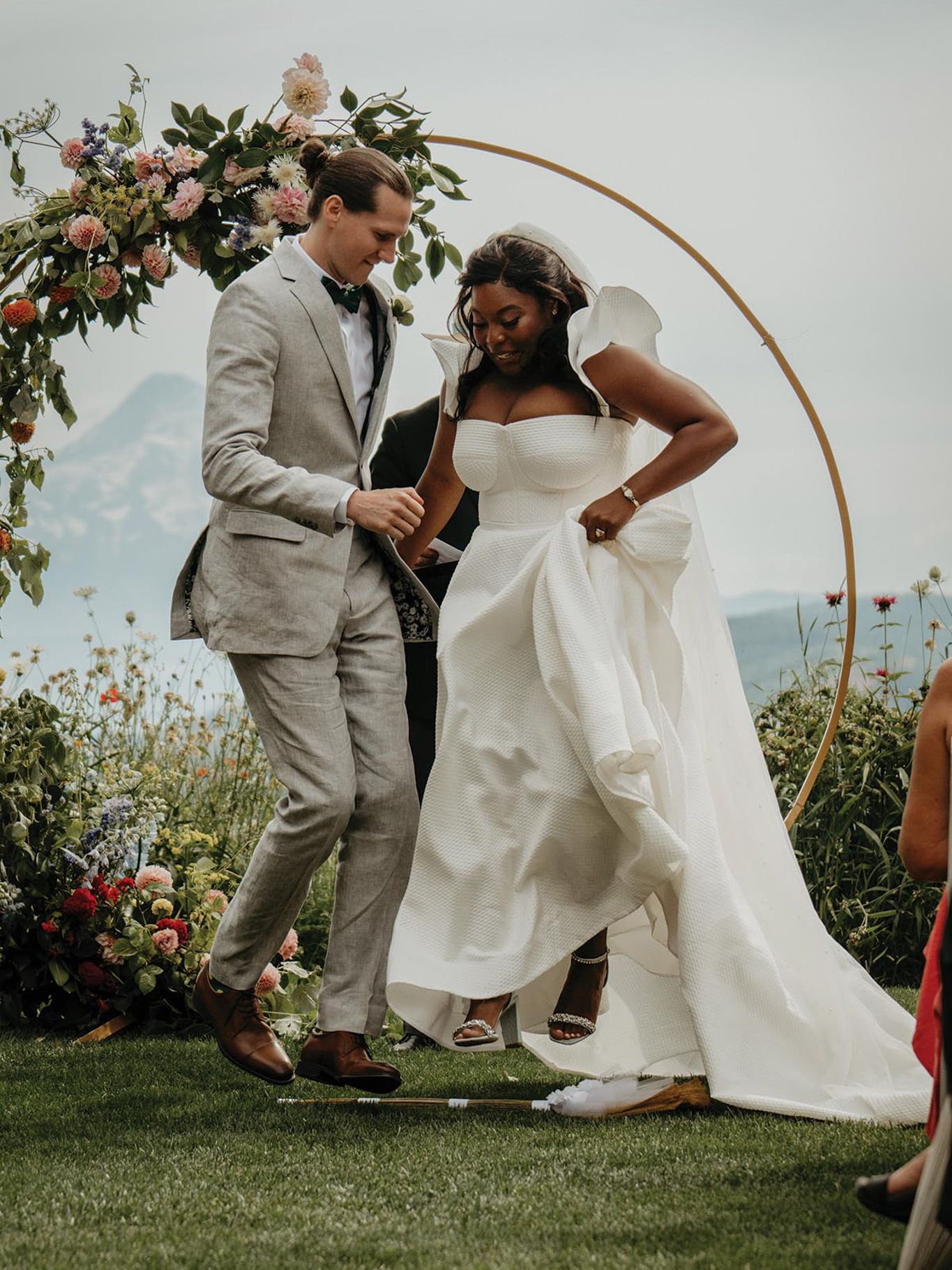 2024-01/gorge-crest-vineyards-wedding-alexis-phil-384.jpg